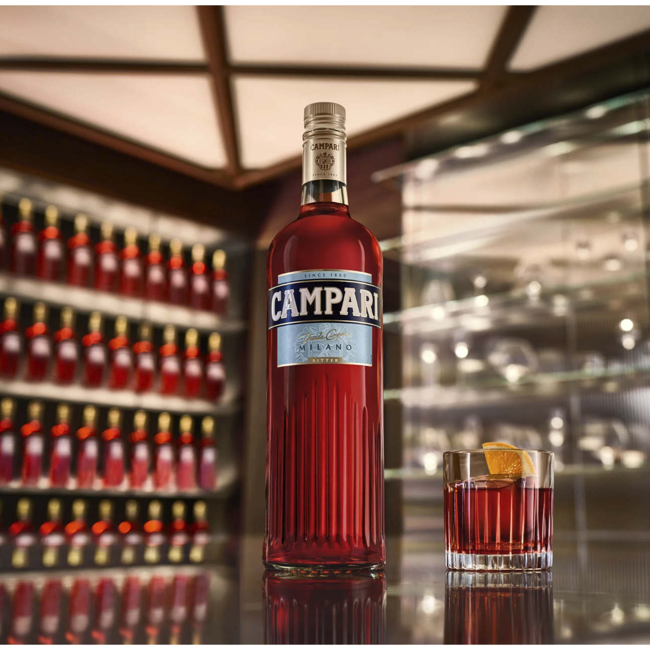 Campari Milano 25% vol. 0,7l mit Glas in exquisiter Geschenkpackung